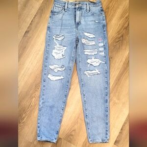 Levi's high waisted mom jeans size 25x29